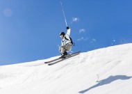 江苏体彩_回声报独家披露，热刺正式报价利物浦后卫罗宾逊，夏季转会战火重燃