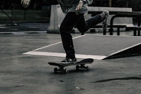 【江苏体彩】博格巴腿筋不适无缘客战马赛 尤文图斯欧冠征程遇挑战