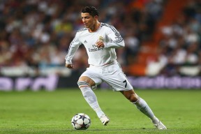 江苏体彩网-巴萨锋霸费兰·托雷斯2025年斩获27球，西媒力荐其出任西班牙主力中锋