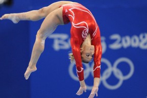 江苏体彩网|国际米兰主场迎战莱切，领头羊对阵残阵保级队，中场核心或定胜负