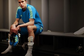 江苏体彩网-费拉拉尖锐批评尤文图斯表现如中游球队，强调必须全力留住伊尔迪兹